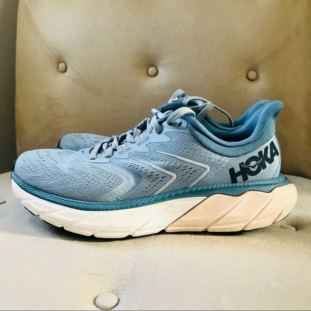 HOKA ONE Arahi 5 Road-Running Shoes - Women's